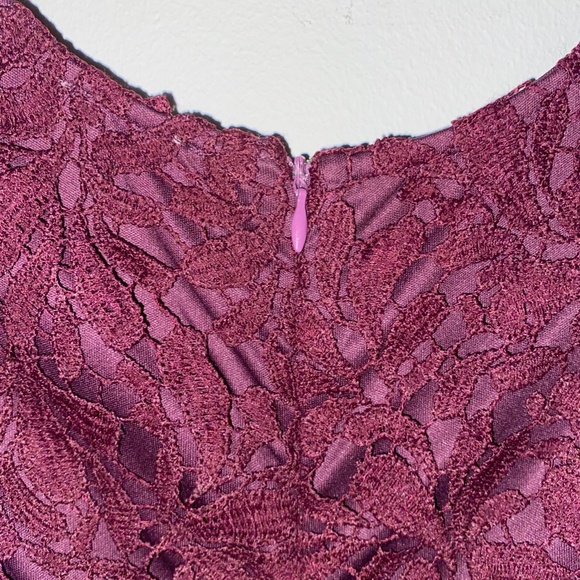 Tobi Wine Lace V Neck Sleeveless Dress - Picture 6 of 8
